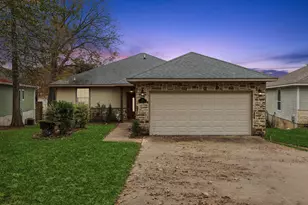 184 Oak Hills Dr, Mabank, TX 75156 - Photo 1