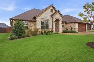 1022 Anna Cir, Granbury, TX 76048 - Photo 2