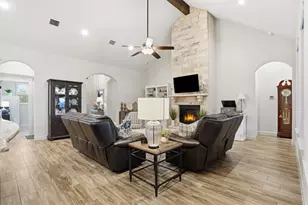 1022 Anna Cir, Granbury, TX 76048 - Photo 10