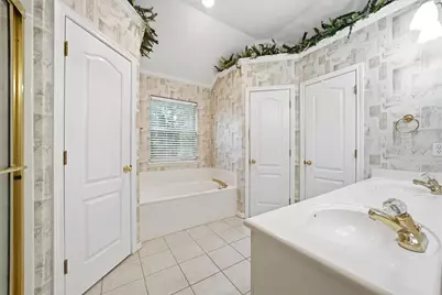 621 Yukon Pass Drive, Hewitt, TX 76643 - Photo 14