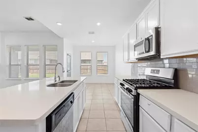 9025 Bronze Meadow Drive, Fort Worth, TX 76131 - Photo 24