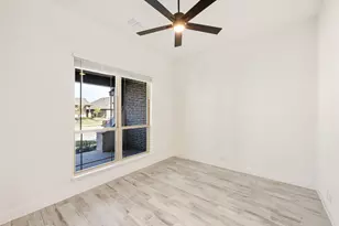 7728 Oakmeade St, Joshua, TX 76058 - Photo 6