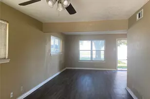 1710 N Travis St, Sherman, TX 75092 - Photo 2