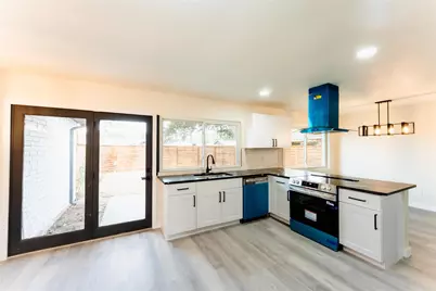 2134 Courtland Circle, Carrollton, TX 75007 - Photo 2