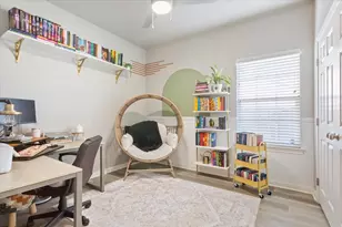 518 Alamo Ct, McGregor, TX 76657 - Photo 16