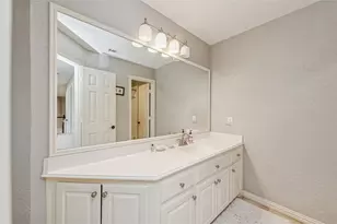 2206 Clearspring Dr N, Irving, TX 75063 - Photo 38