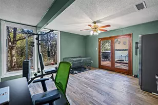 1612 Lakecrest Cir, Granbury, TX 76048 - Photo 18