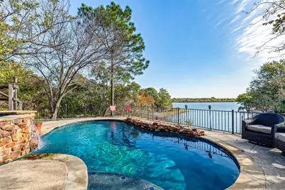 1612 Lakecrest Circle, Granbury, TX 76048 - Photo 6