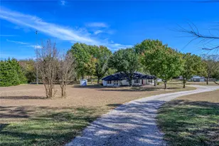 750 Possom Trot Hollow Rd, Whitewright, TX 75491 - Photo 2