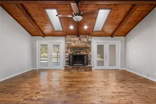 750 Possom Trot Hollow Rd, Whitewright, TX 75491 - Photo 10