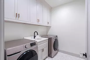 8010 Eagle Trail, Dallas, TX 75238 - Photo 32