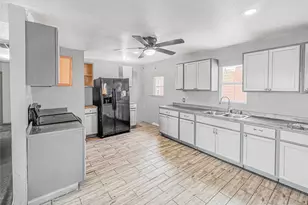 3811 Criswell St, Lancaster, TX 75134 - Photo 6