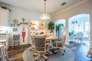 300 E Redbud Ln, Lancaster, TX 75146 - Photo 8