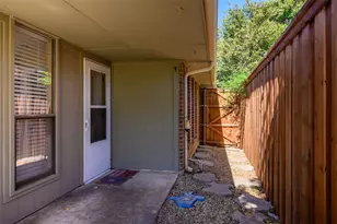 1106 Derby Run, Carrollton, TX 75007 - Photo 28