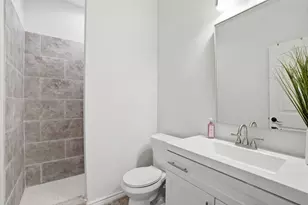 832 N Atkerson Ln, Euless, TX 76040 - Photo 16