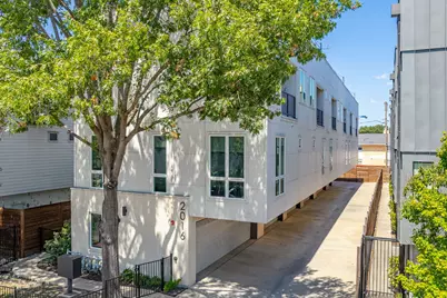 2016 N Fitzhugh Avenue #105, Dallas, TX 75204 - Photo 2