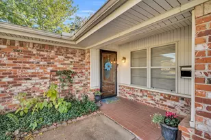 1008 Louise St, Irving, TX 75060 - Photo 2