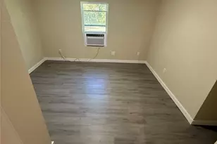 638 E Walcott St, Pilot Point, TX 76258 - Photo 10