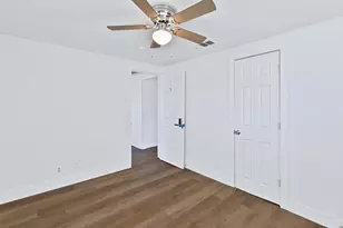 530 2nd St, Grand Prairie, TX 75051 - Photo 8