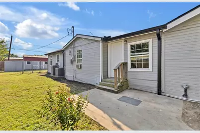 530 2nd Street, Grand Prairie, TX 75051 - Photo 2