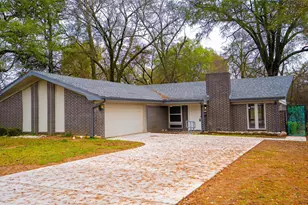 1801 Pine Bluff St, Paris, TX 75460 - Photo 1