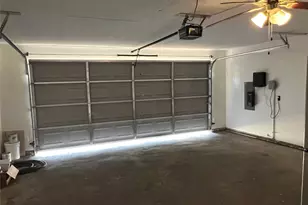 1014 Holly St, Irving, TX 75061 - Photo 10