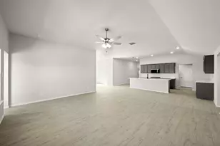 500 Pebble Cir, Azle, TX 76020 - Photo 10