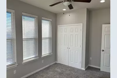 319 W Page Avenue, Dallas, TX 75208 - Photo 22