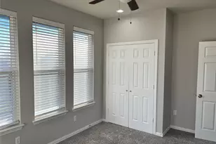 319 W Page Ave, Dallas, TX 75208 - Photo 22