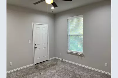 319 W Page Avenue, Dallas, TX 75208 - Photo 16