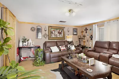 709 E Garnett Street, Gainesville, TX 76240 - Photo 4