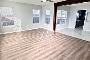 202 N Riverside Dr, Fort Worth, TX 76111 - Photo 2