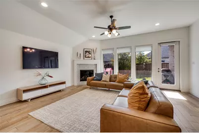 317 Foxthorne Way, Little Elm, TX 75068 - Photo 8