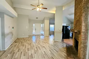 404 Lemon Dr, Arlington, TX 76018 - Photo 6