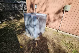 404 Lemon Dr, Arlington, TX 76018 - Photo 22