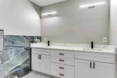 1420 Meadow Lane Terrace, Fort Worth, TX 76112 - Photo 20