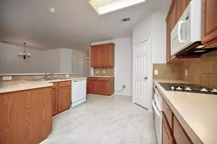 107 Crepe Myrtle Dr, Euless, TX 76039 - Photo 12