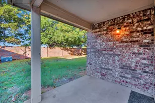 107 Crepe Myrtle Dr, Euless, TX 76039 - Photo 8