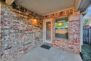 107 Crepe Myrtle Dr, Euless, TX 76039 - Photo 4