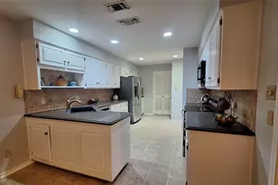 2813 Woodpath Ln, Bedford, TX 76021 - Photo 10