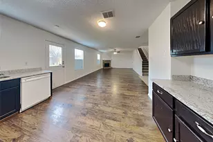 4059 Hunters Creek Dr, Fort Worth, TX 76123 - Photo 2