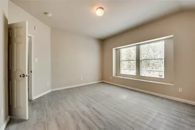 952 Bentwood Trail, Grand Prairie, TX 75052 - Photo 12