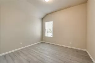 952 Bentwood Trail, Grand Prairie, TX 75052 - Photo 14