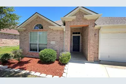 8209 Macgregor Drive, Arlington, TX 76002 - Photo 2