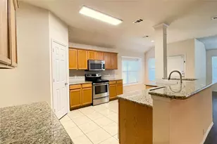 8209 MacGregor Dr, Arlington, TX 76002 - Photo 6