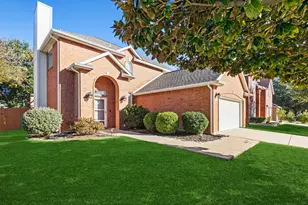 2716 Chatsworth Dr, Grapevine, TX 76051 - Photo 2