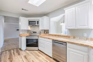 2123 Ridgecliff Dr, Keller, TX 76248 - Photo 4