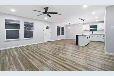 214 W Madison Street, Hillsboro, TX 76645 - Photo 2