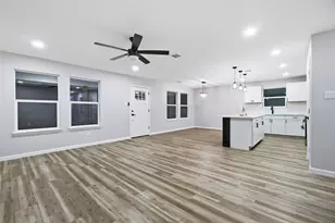 214 W Madison St, Hillsboro, TX 76645 - Photo 2