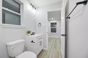 214 W Madison St, Hillsboro, TX 76645 - Photo 16